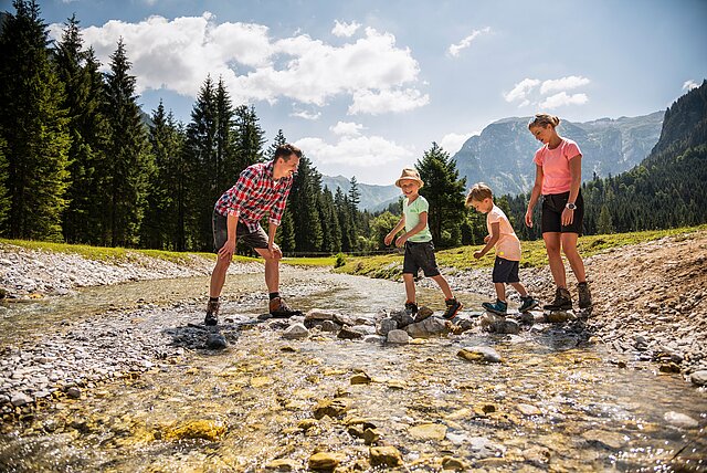 <p>Familien Urlaub in den Salzburger Bergen - Flachau Wanderparadies</p>