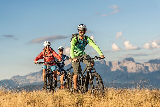 <p>Mountainbiken in Flachau - ein erlebnisreicher Biketag wartet auch euch!</p>