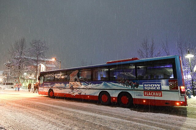<p>Mit den Skibus im 15-Minuten-Takt kostenlos zur nächsten Skistation</p>