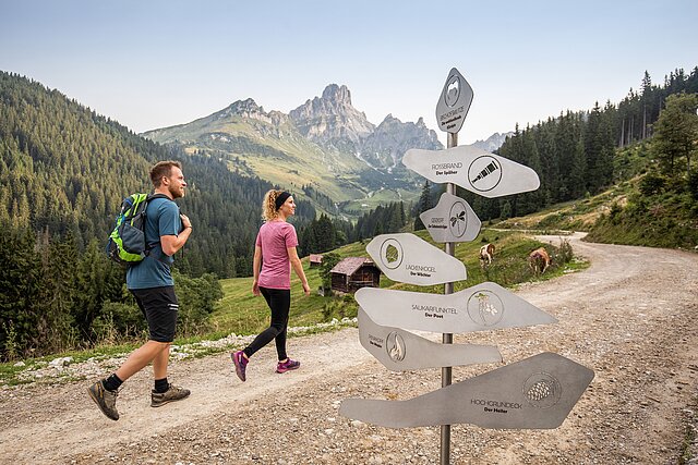 <p>Salzburger Gipfelspiel - Bischofsmuetze</p>